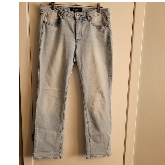Nine West Taylor Low Rise Crop Jeans Womens Sz 8 Light Wash Distressed Denim - Picture 1 of 10